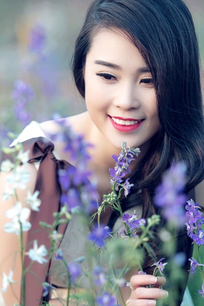 Á khôi áo dài 2005- Lưu Ly khoe sắc giữa vườn xuân - 8 Hào Hoa