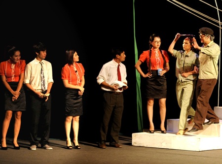 Tái dựng vở “Bệnh sĩ” của Lưu Quang Vũ - 1 Một trong những vở diễn của Lưu Quang Vũ từng được tái dựng (ảnh TTXVN)