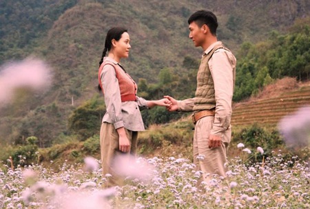 Để hấp dẫn khán giả, phải kể về chiến dịch Điện Biên thật... lãng mạn? - 6 Theo đạo diễn Bùi Tuấn Dũng, anh kể Đường lên Điện Biên theo phong cách lãng mạn