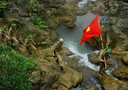 Có thể chuyển tải “56 ngày đêm khoét núi, ngủ hầm” lên màn ảnh? - 11 Hình ảnh trong phim Đường lên Điện Biên