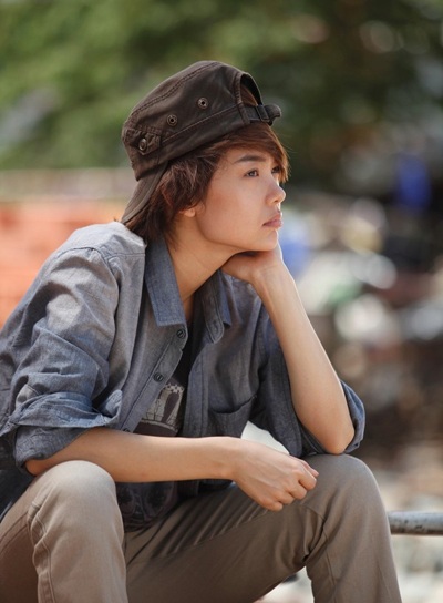 Nữ diễn viên Minh Hằng giả trai trong phim truyền hình Vừa đi vừa khóc