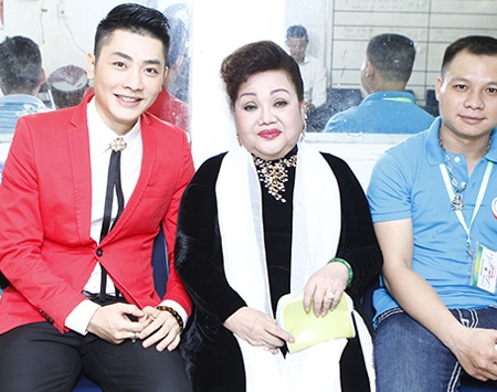 MC Én vàng Tuấn Anh mê cải lương - 1 V.A
