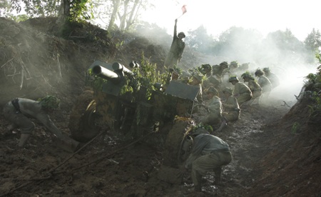 Hé lộ hình ảnh của bộ phim triệu đô về Điện Biên Phủ - 17 Phim được quay trong hơn 2 tháng ở nhiều bối cảnh tại Sơn La, Hòa Bình, Thanh Hóa, Điện Biên...