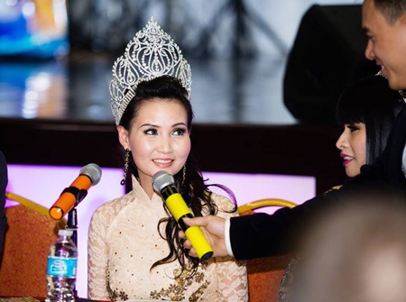 Cuộc thi còn có sự tham gia của Hoa hậu Quý bà châu Á tại Mỹ- Sonya Sương Đặng