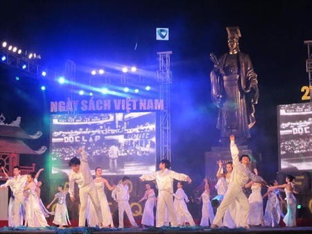 Ngày sách Việt Nam: Có thể thay đổi văn hóa đọc của người Việt? - 4 Ngày sách Việt Nam: Có thể thay đổi văn hóa đọc của người Việt?