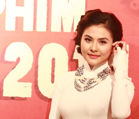 Vân Trang tại lễ khai mạc LHP Việt Nam tại Hàn Quốc.