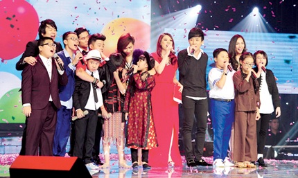 Nhiều người lo ngại vì cuộc thi Giọng hát Việt nhí đã bóp nghẹt tuổi thơ của nhiều trẻ em. Ảnh: TL