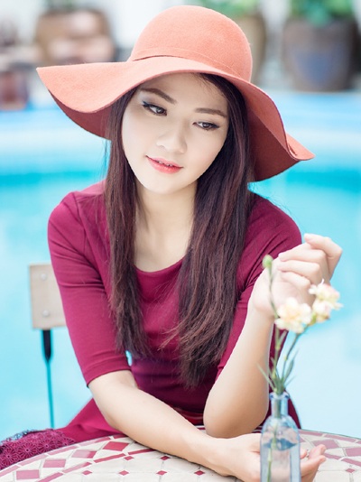 Hoa hậu Trần Thị Quỳnh đẹp nền nã trong nắng hè - 3 Hào Hoa