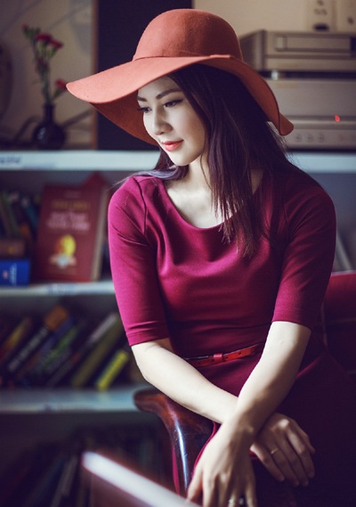 Hoa hậu Trần Thị Quỳnh đẹp nền nã trong nắng hè - 5 Hào Hoa
