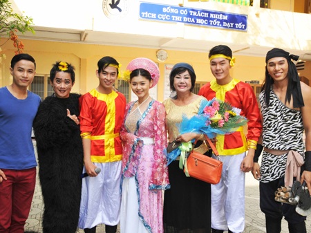 Người mẫu Ngọc Tình và các nghệ sỹ đưa đờn ca tài tử vào trường học - 6 Các nghệ sỹ tham gia chương trình Đưa ĐCTT vào học đường