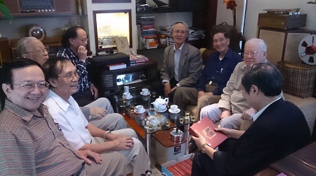 Thương nhớ nhạc sỹ, nhà lý luận Hồ Quang Bình - 3 Các nhạc sỹ thân thiết cùng tham gia biên tập cuốn sách Cánh én tuổi thơ