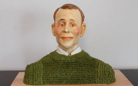 Những chiếc bánh kem khiến thực khách... "nhìn muốn xỉu" - 4 Dĩ nhiên, nếu muốn Dey có thể tạo nên những chiếc bánh kem với kiểu dáng đẹp mắt. Trong ảnh là bánh kem chân dung cha của cô