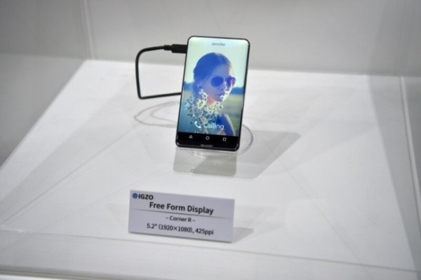 Sharp giới thiệu nguyên mẫu smartphone với màn hình chiếm trọn mặt trước - 3 Sharp giới thiệu nguyên mẫu smartphone với màn hình chiếm trọn mặt trước - 3