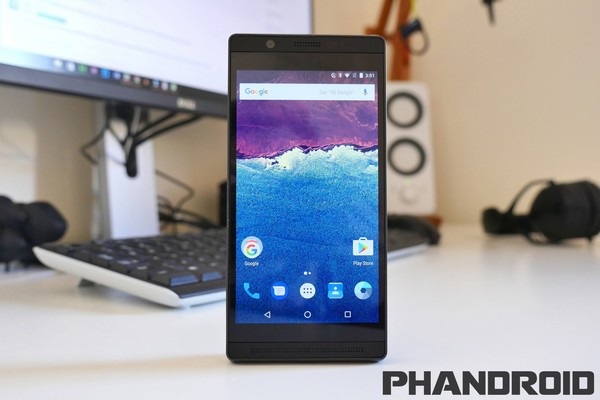 Cận cảnh nguyên mẫu thực tế của “smartphone xếp hình” đã bị Google bỏ rơi - 2 Nhìn từ mặt trước, nguyên mẫu của sản phẩm giống như một chiếc smartphone thông thường