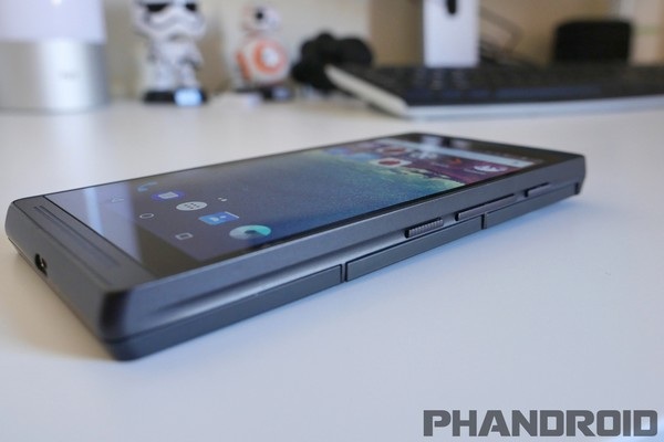 Cận cảnh nguyên mẫu thực tế của “smartphone xếp hình” đã bị Google bỏ rơi - 6 Nguyên mẫu thử nghiệm vẫn có thiết kế khá thô kệch và chưa thực sự thẩm mỹ