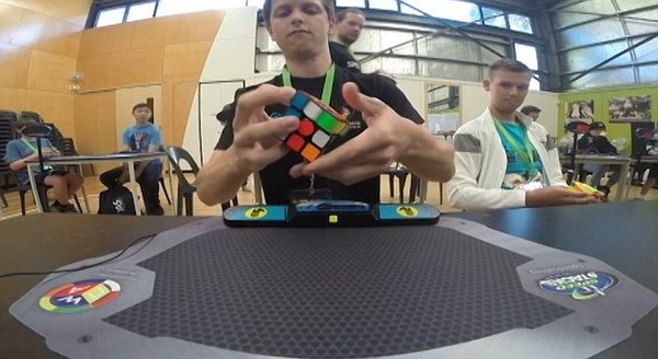 Bí kíp giải Rubik 1x1 nhanh và chính xác?
