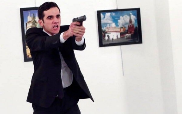 Thổ Nhĩ Kỳ muốn nhờ Apple giải mã iPhone của thủ phạm ám sát đại sứ Nga - 1 Mevlut Mert Altintas, thủ phạm vụ ám sát đại sứ Nga tại Thổ Nhĩ Kỳ, sử dụng một chiếc iPhone 4S được khóa bằng mật khẩu 4 ký tự