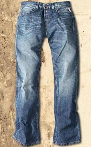 Loạt thương hiệu thời trang giảm giá mạnh dịp Black Friday - 3 Replay mang đến cho giới trẻ phong cách thời trang năng động, sành điệu, giá chỉ 790,000 đồng so với giá gốc 2,990,000 đồng