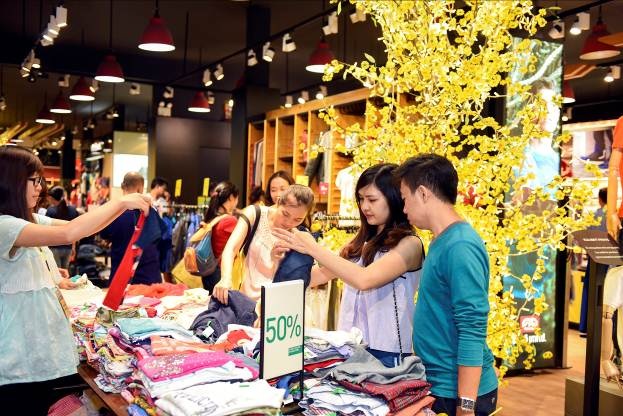 Tưng bừng mua sắm, đón xuân Đinh Dậu 2017 - 6 Tưng bừng mua sắm, đón xuân Đinh Dậu 2017 - 6