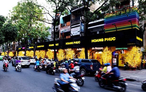 Tưng bừng mua sắm, đón xuân Đinh Dậu 2017 - 12 Tưng bừng mua sắm, đón xuân Đinh Dậu 2017 - 12