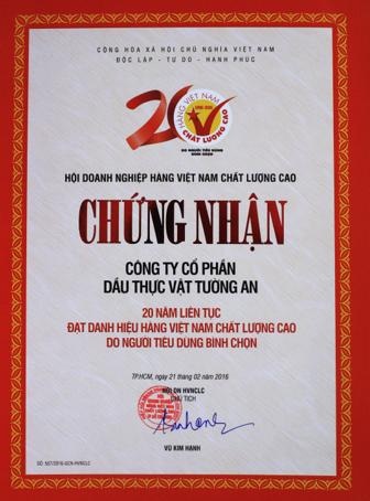 Dấu ấn 40 năm lan tỏa hạnh phúc của thương hiệu dầu ăn quốc dân - 4 Tường An vinh dự là doanh nghiệp 20 năm liền đạt danh hiệu Hàng Việt Nam Chất Lượng Cao