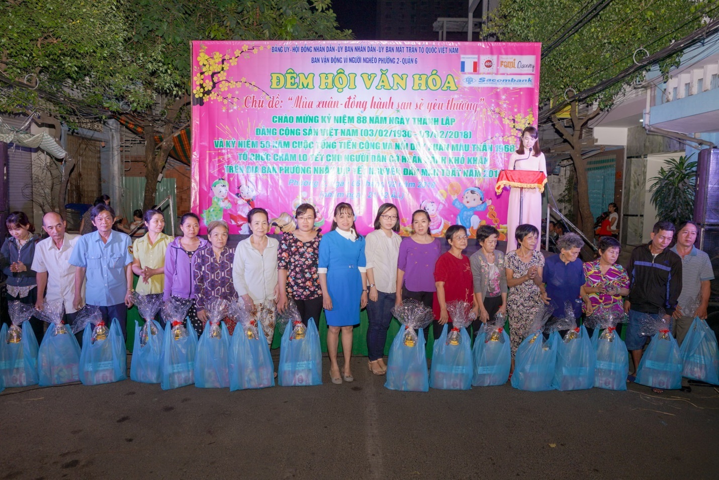 Nhựa Long Thành tặng quà Tết cho người nghèo quận 6, TP.HCM - 3 Nhựa Long Thành tặng quà Tết cho người nghèo quận 6, TP.HCM - 3