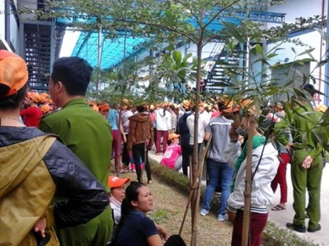 Thanh Hóa: 565 đơn vị nợ BHXH trên 100 tỷ đồng. - 1 Một trong những nguyên nhân khiến các vụ đình công của công nhân là việc nợ đọng BHYT, BHXH