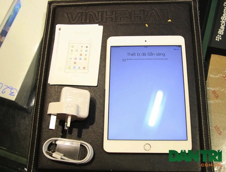 Trên tay iPad Mini 3 xách tay đầu tiên tại Việt Nam - 4 Toàn bộ phụ kiện đi kèm máy