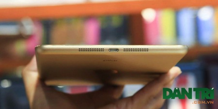 Trên tay iPad Mini 3 xách tay đầu tiên tại Việt Nam - 11 Cạnh dưới là loa và cổng sạc