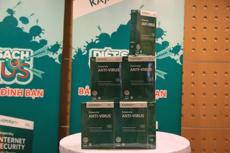 Đại diện Kaspersky và NTS giới thiệu Kaspersky 2015
