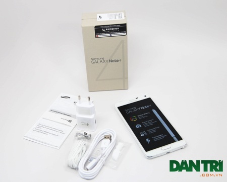 Toàn bộ phụ kiện đi kèm máy