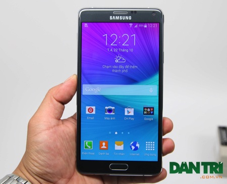 Máy dùng màn hình 5,7 inch