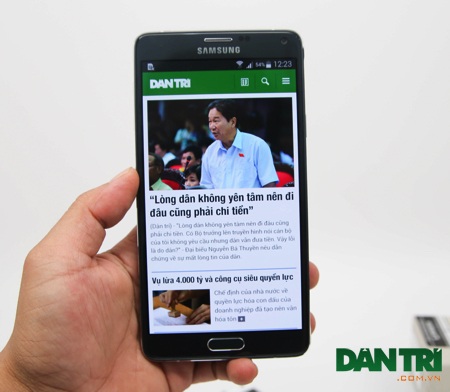 Đập hộp Galaxy Note 4 chính hãng đầu tiên tại Việt Nam