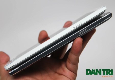 Cạnh phải là nút nguồn