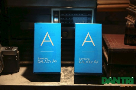 Đập hộp Galaxy A5 vỏ kim loại nguyên khối đầu tiên của Samsung - 2 Đập hộp Galaxy A5 chính hãng tại Việt Nam