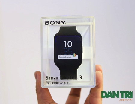 Đập hộp đồng hồ thông minh Sony Smartwatch 3 tại Việt Nam - 2 Hộp đựng sản phẩm khá đơn giản, tương tự các hộp đựng sản phẩm smartwatch trong năm 2014 của Sony