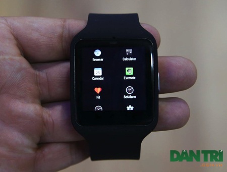 Đập hộp đồng hồ thông minh Sony Smartwatch 3 tại Việt Nam - 15 Smartwatch 3 chạy trên nền Android Wear và kết nối được với smartphone Android 4.3 trở lên