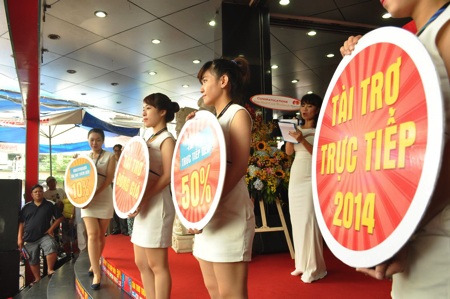 Đại diện các nhà tài trợ ra mắt và phát biểu  trong lễ khai mạc chương trình