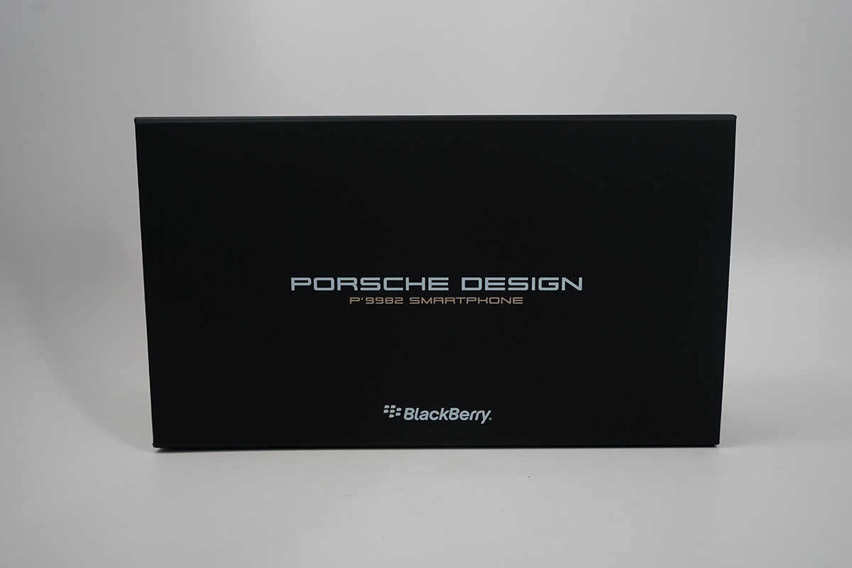 Đập hộp Blackberry Porsche Design P'9982 tại Việt Nam - 2 Hộp đựng sản phẩm