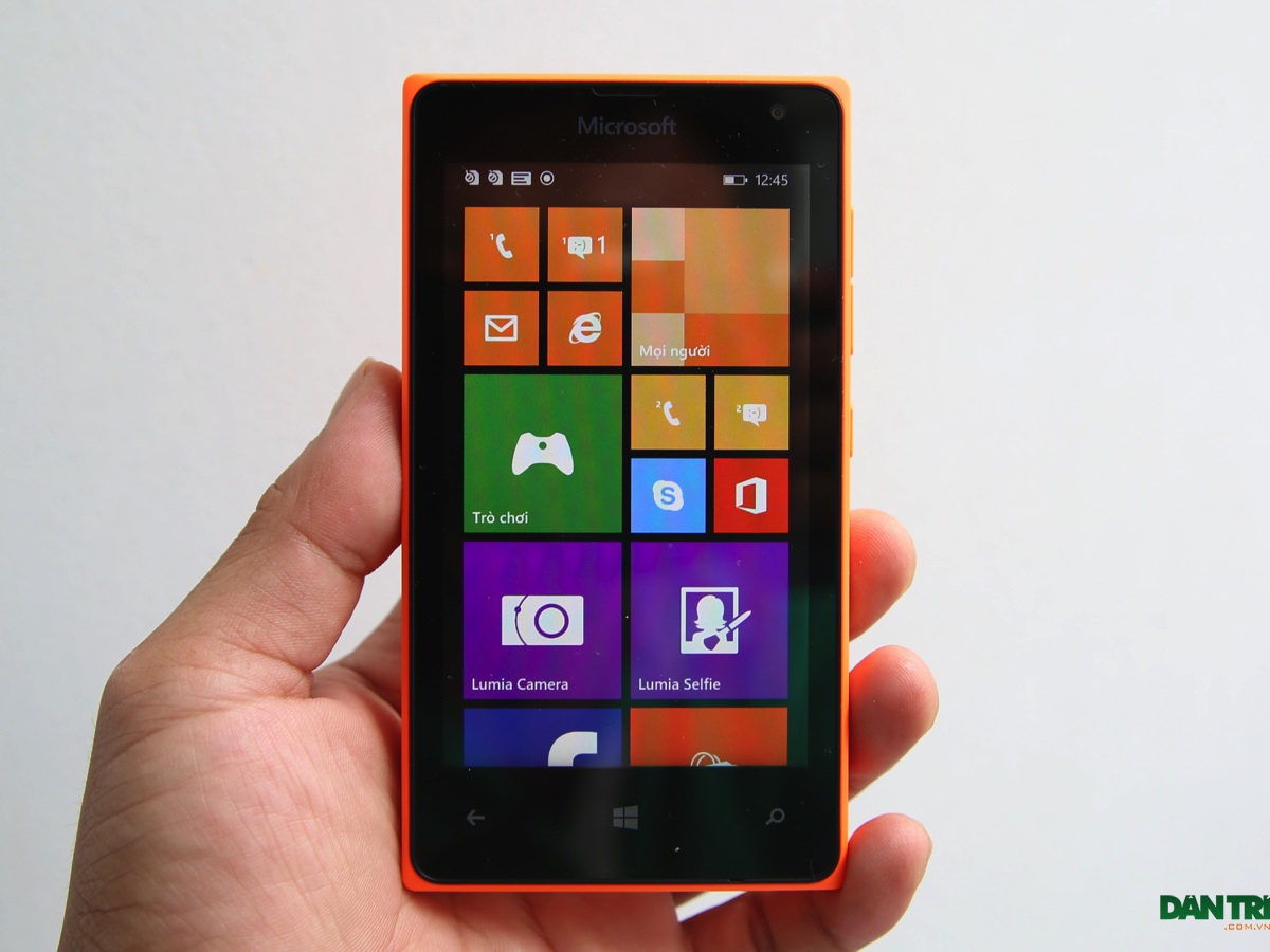 Đập hộp Lumia 435 - smartphone rẻ nhất hiện nay của Microsoft - 18 Máy khởi chạy Windows Phone 8.1