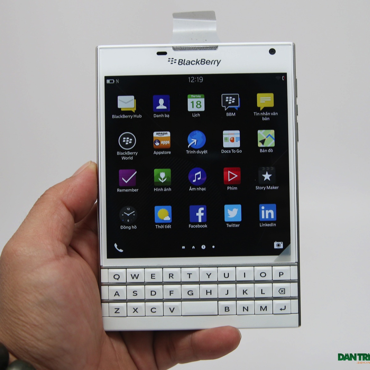 Đập hộp Blackberry Passport phiên bản màu trắng chính hãng tại Việt Nam - 17 Giao diện chính của máy
