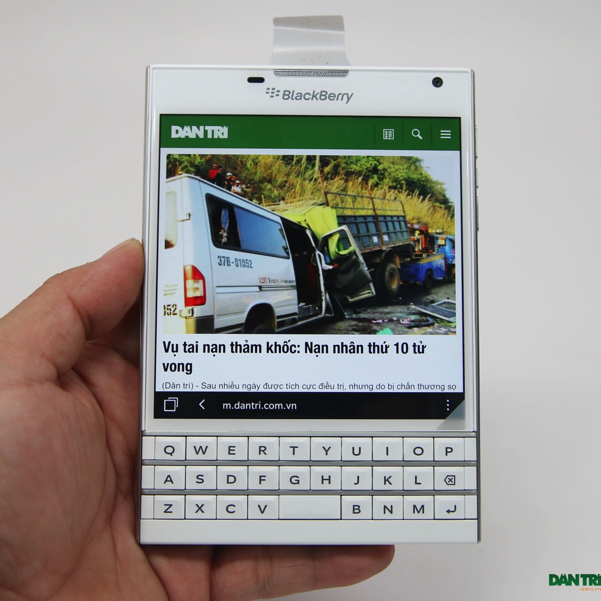 Đập hộp Blackberry Passport phiên bản màu trắng chính hãng tại Việt Nam - 21 Thử nghiệm lướt web