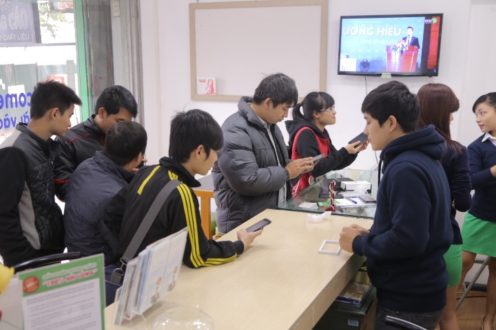 Để tìm hiểu chi tiết lý do HKPhone Racer HERO hấp dẫn người
mua, bạn đọc xem