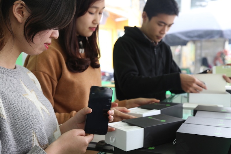 Nhu cầu mua sắm ngày Tết khiến Racer HERO trở thành món đồ
“hot” cuối năm.