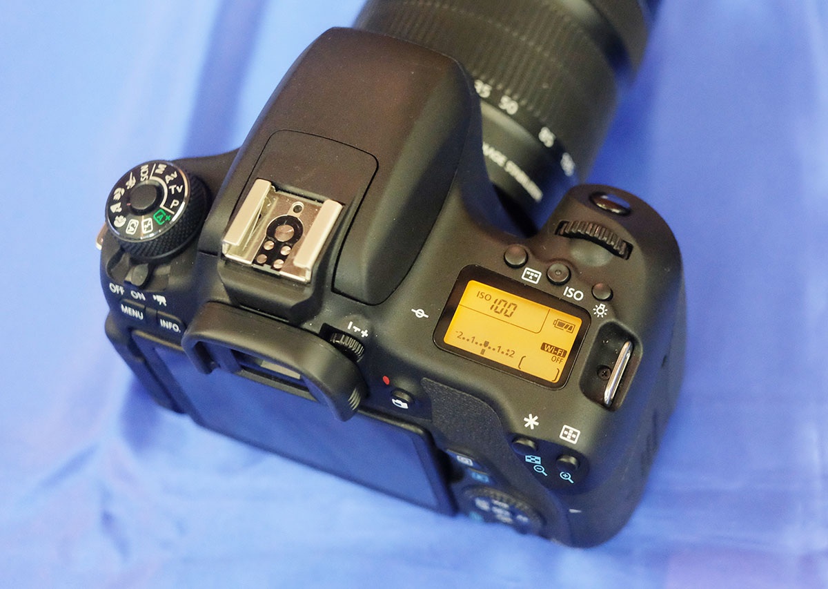 Màn hình phụ có đèn màn hình