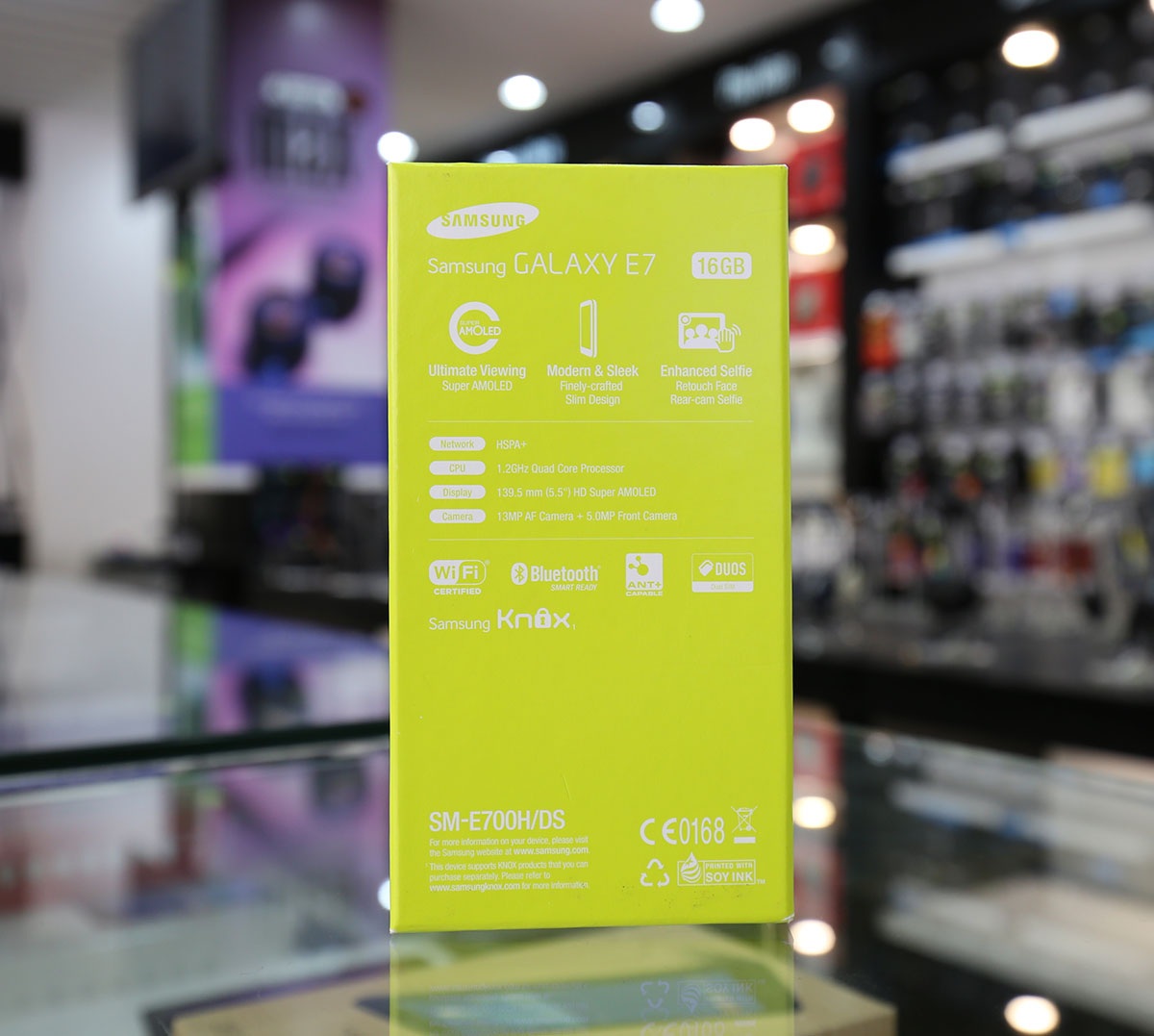 Mặt sau với thông tin về sản phẩm