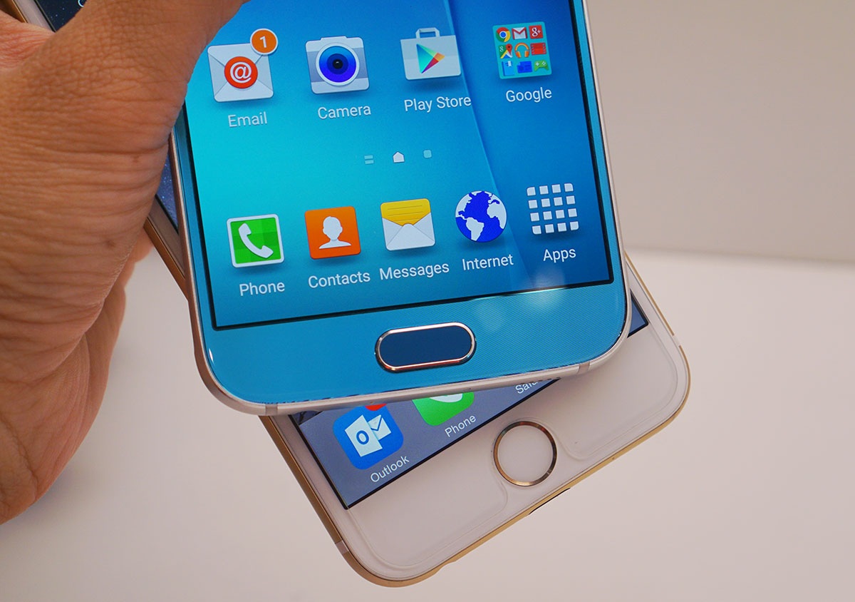 Galaxy S6, iPhone 6 - “Kẻ 8 lạng, người nửa cân”