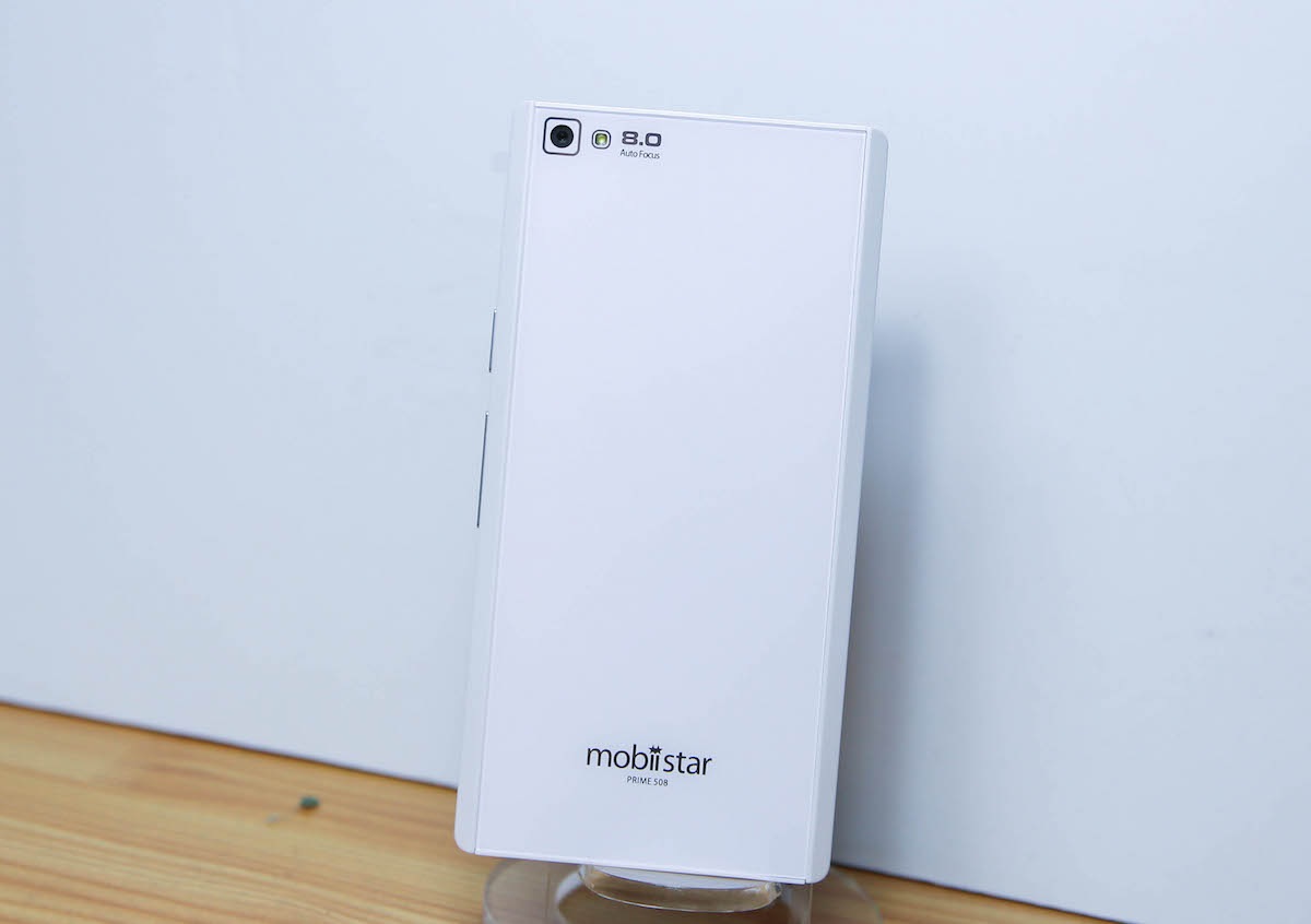 Dân trí tặng bạn đọc 2 smartphone MobiiStar Prime 508 - 2 Phiên bản màu trắng