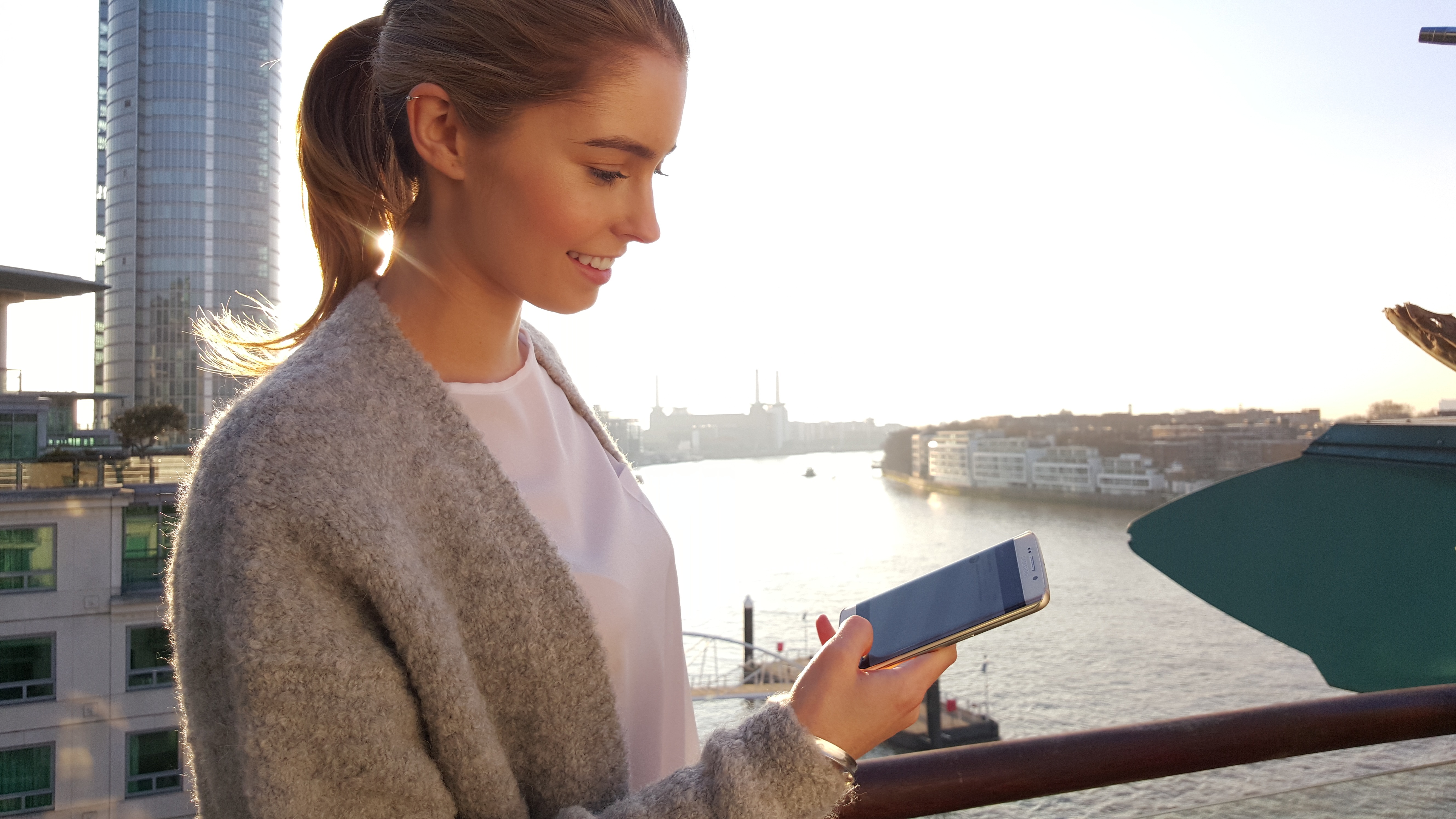 Cận cảnh chiếc camera “lồi” của Samsung Galaxy S6 - 4 Ảnh chụp ở camera phụ 5 MP