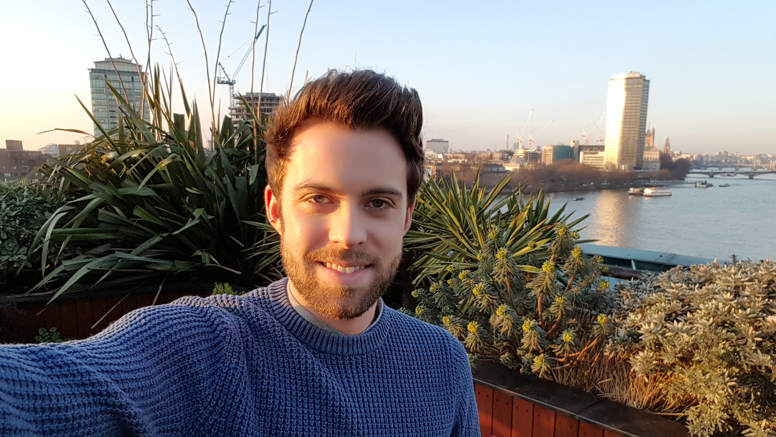 Cận cảnh chiếc camera “lồi” của Samsung Galaxy S6 - 8 Ảnh chụp ở camera phụ 5 MP